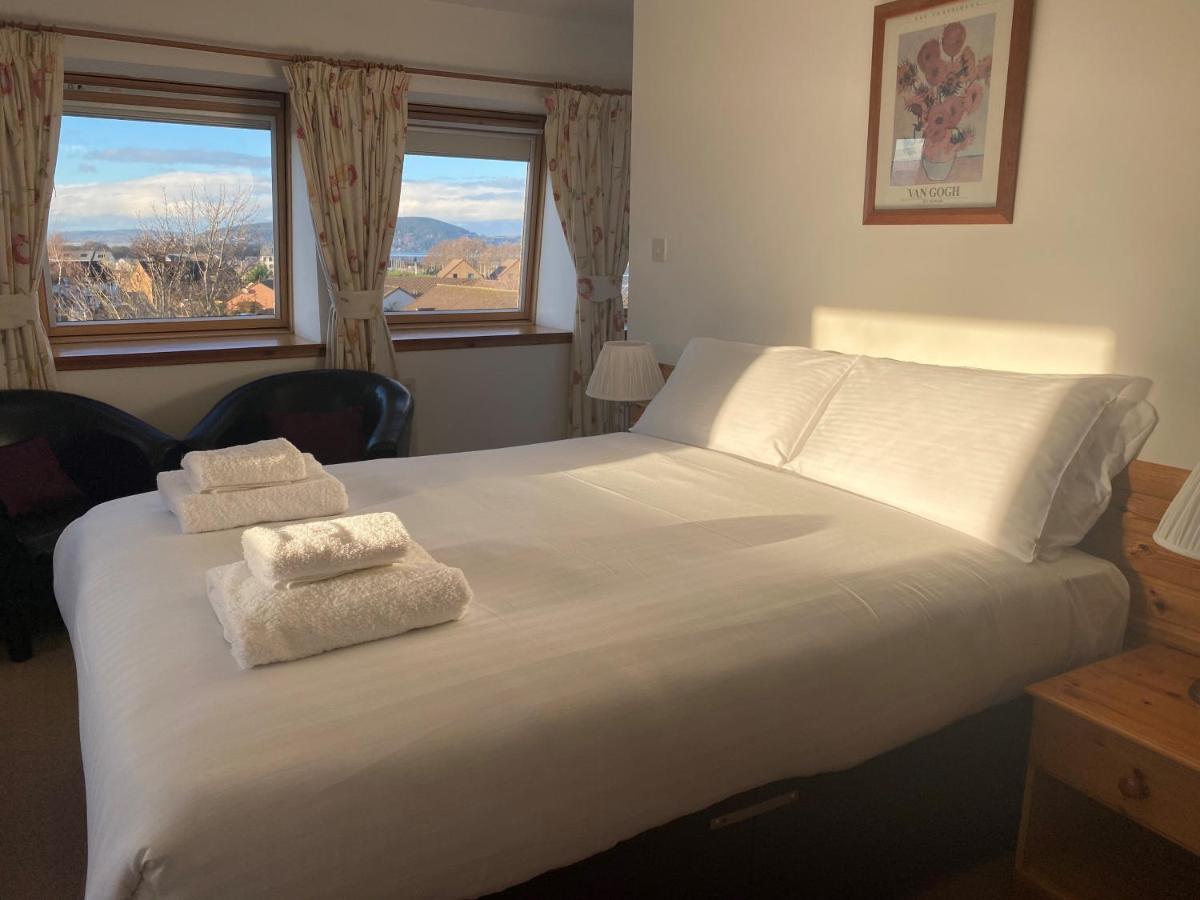 אינברנס Smithton Hotel מראה חיצוני תמונה