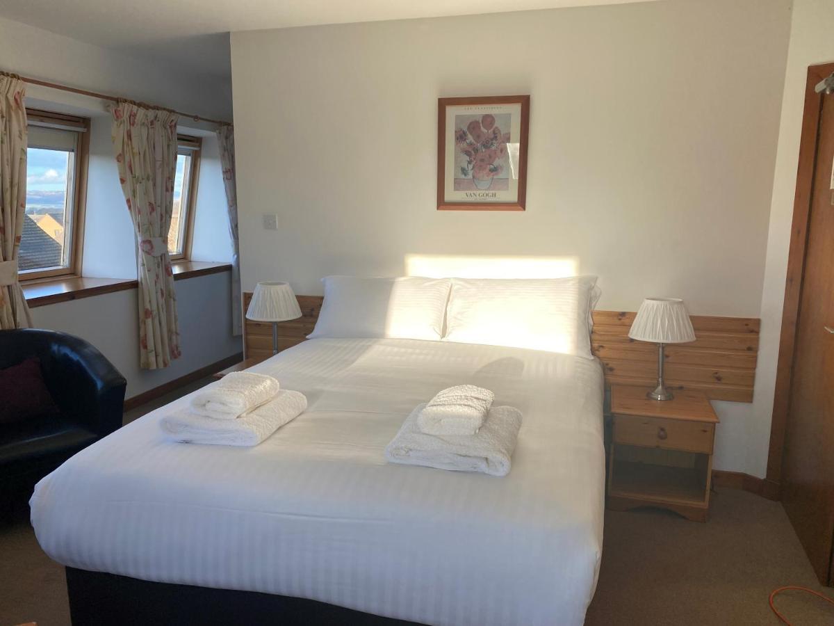 אינברנס Smithton Hotel מראה חיצוני תמונה
