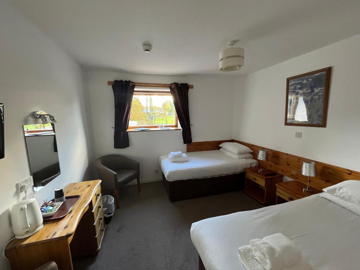 אינברנס Smithton Hotel מראה חיצוני תמונה